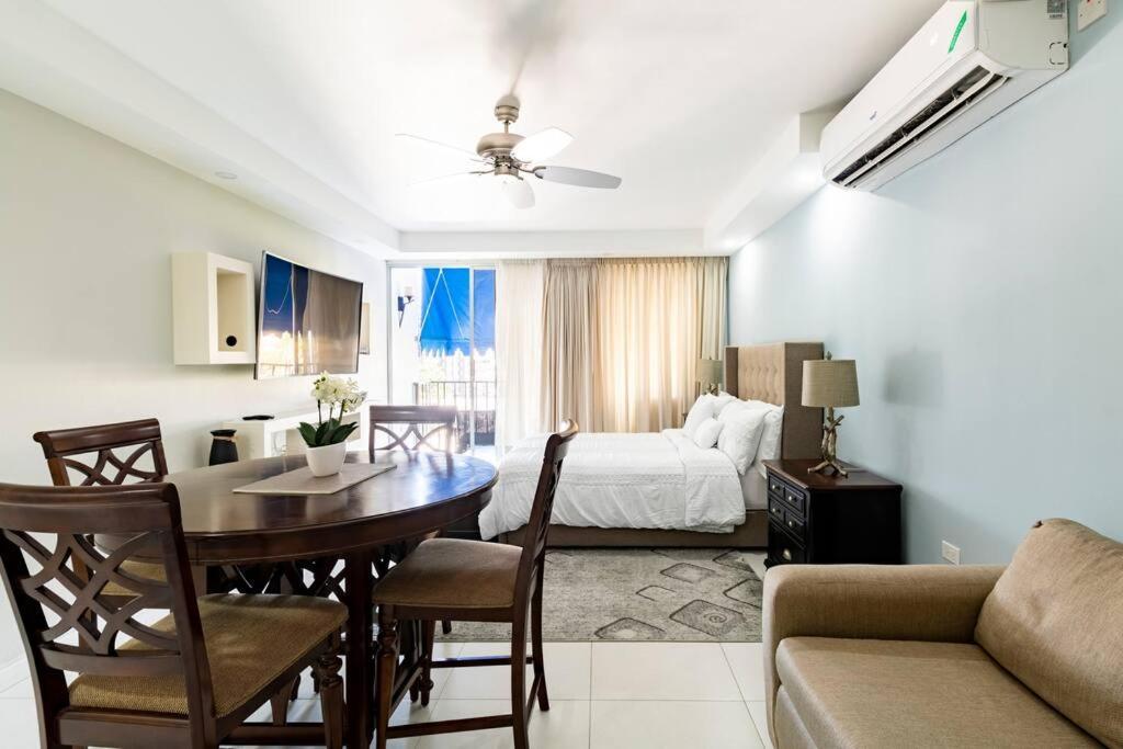 קינגסטון City Edge La Vie מראה חיצוני תמונה